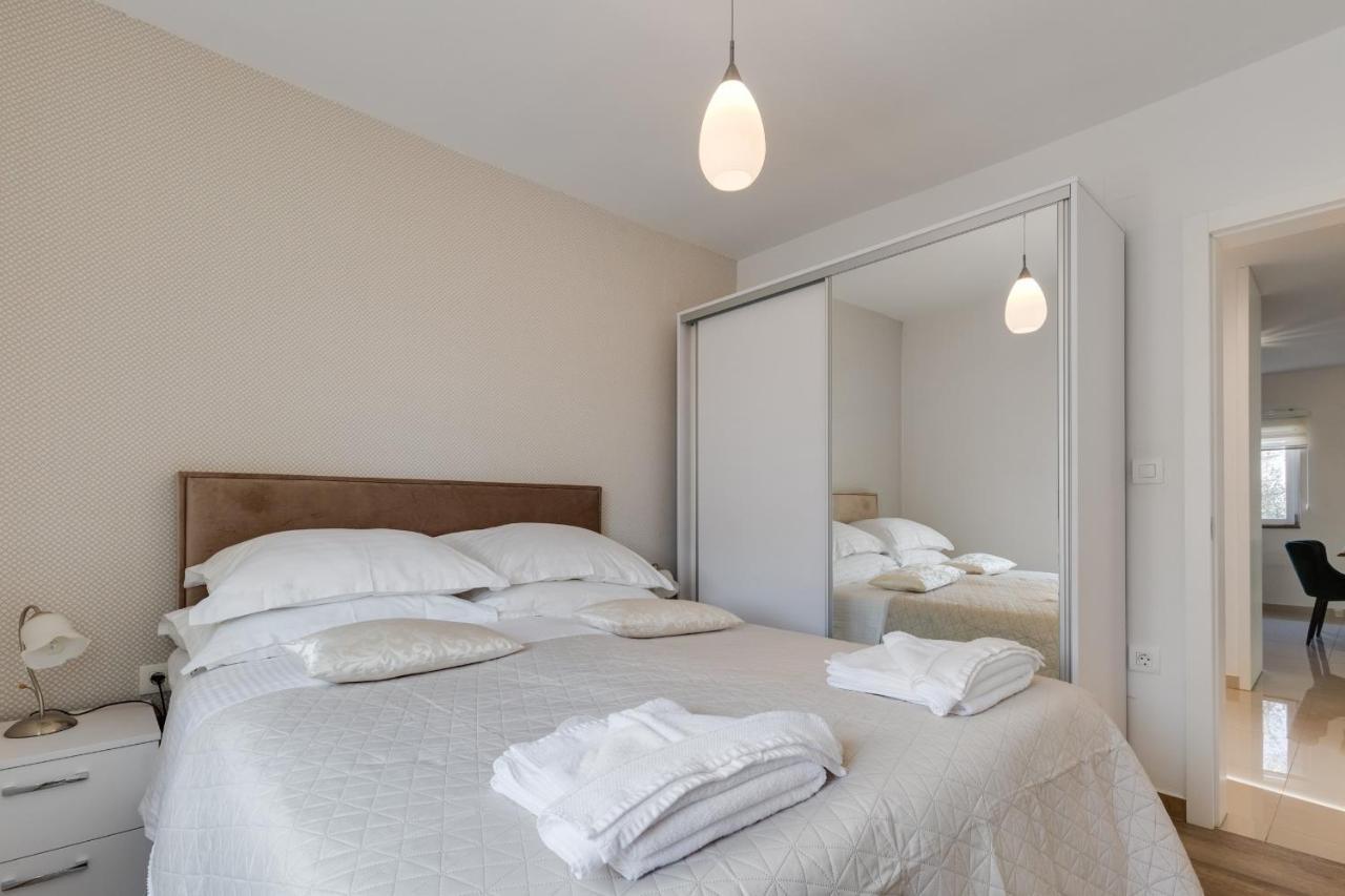 Elegant Two Bedroom Apartment Zadar Eksteriør billede