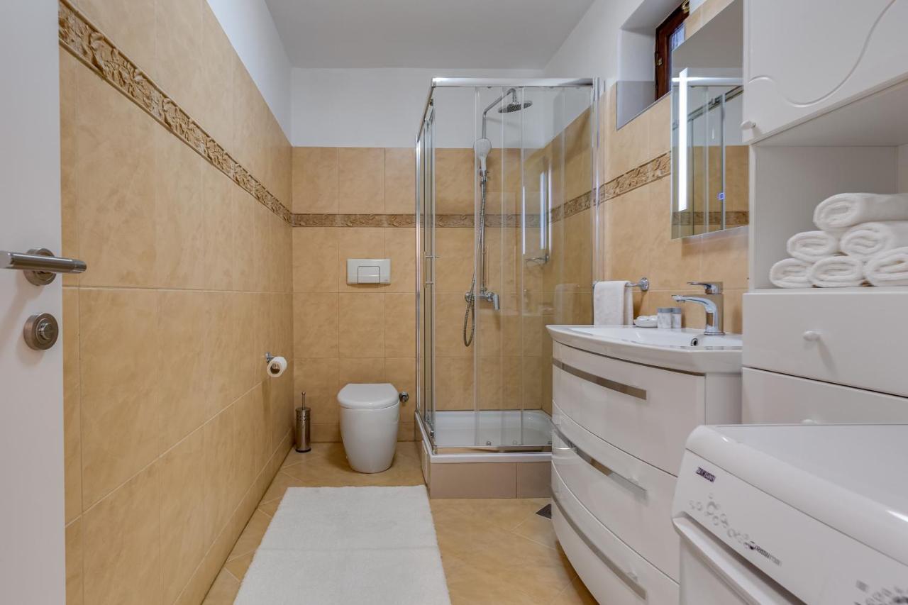 Elegant Two Bedroom Apartment Zadar Eksteriør billede