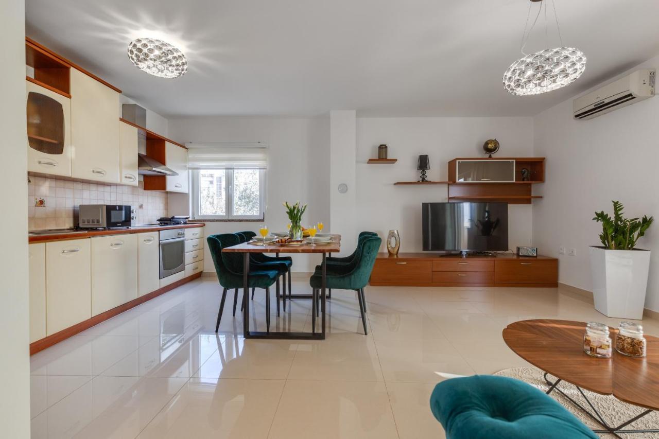 Elegant Two Bedroom Apartment Zadar Eksteriør billede