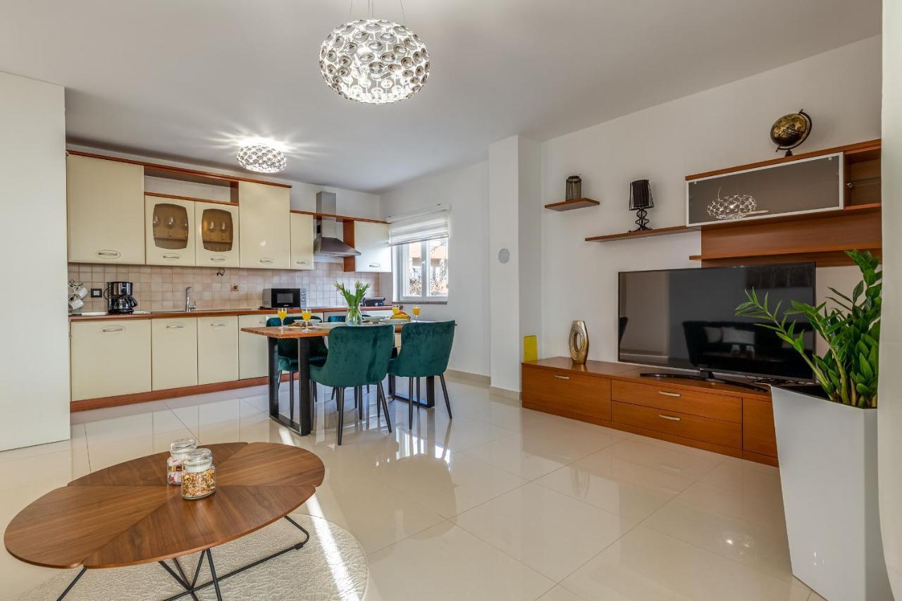 Elegant Two Bedroom Apartment Zadar Eksteriør billede